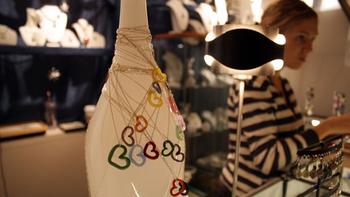 Trinkets and cute crafts are on sale at Grand Central Station's Vanderbilt Hall. Trinkets and cute crafts are on sale at Grand Central Station's Vanderbilt Hall.